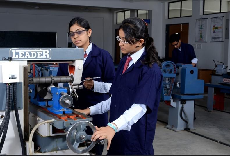 Jawahar Education Society's Institute of Technology Management & Research Nashik Workshop photo 2